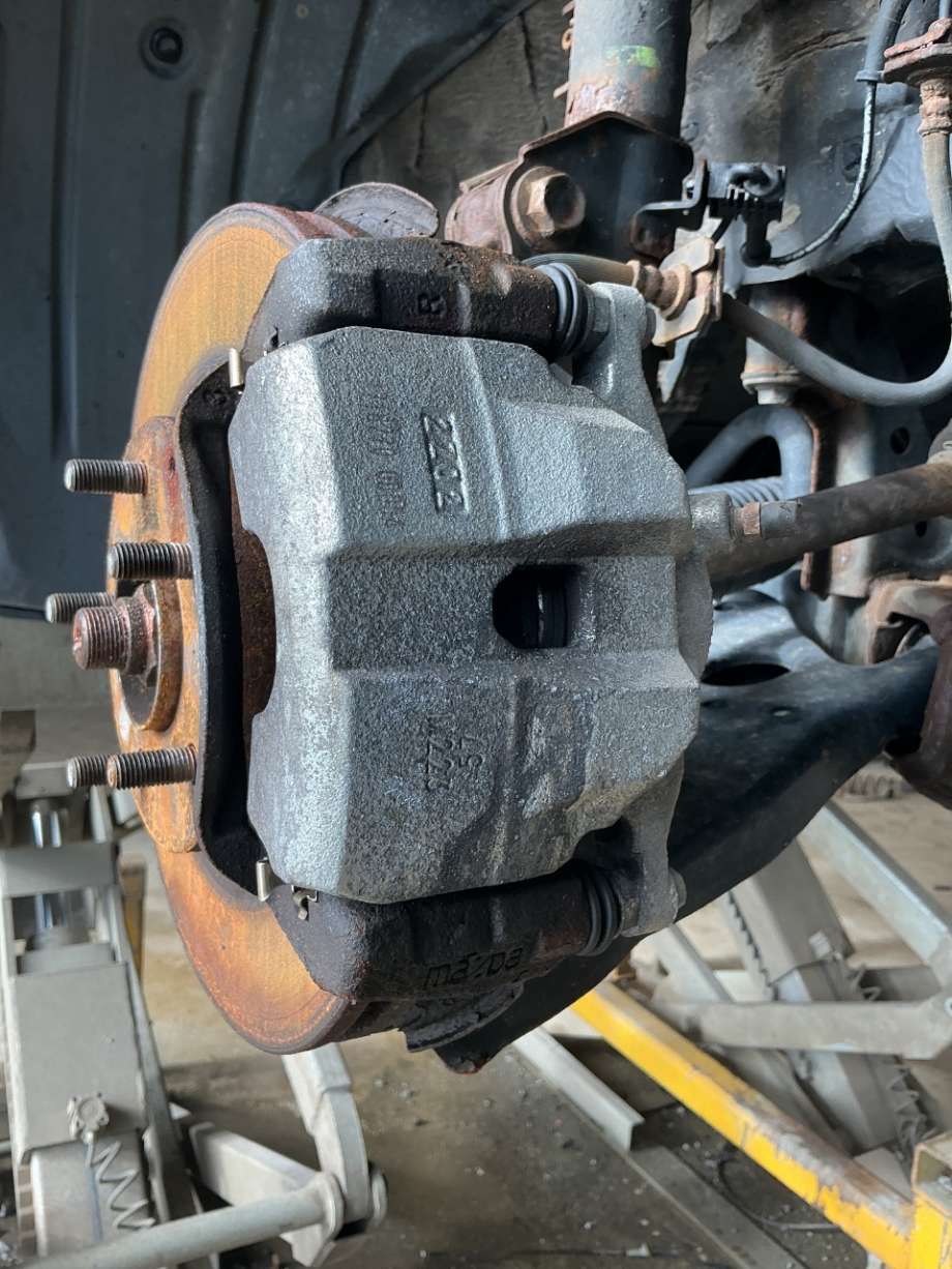 Bremsecaliper høyre foran til Mazda 6, 2015-2018 (Type III, Fase 2)  (MAZDA|)