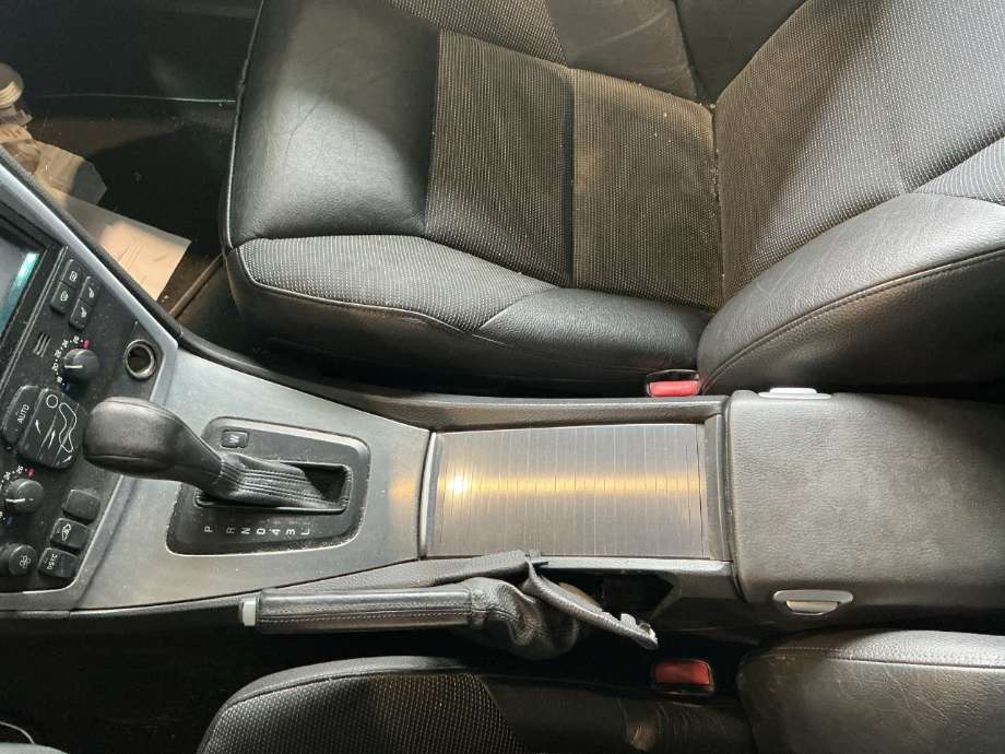 Innredning, Konsoll til Volvo V70, 2005-2007 (Type II, Fase 2)  (VOLVO|)