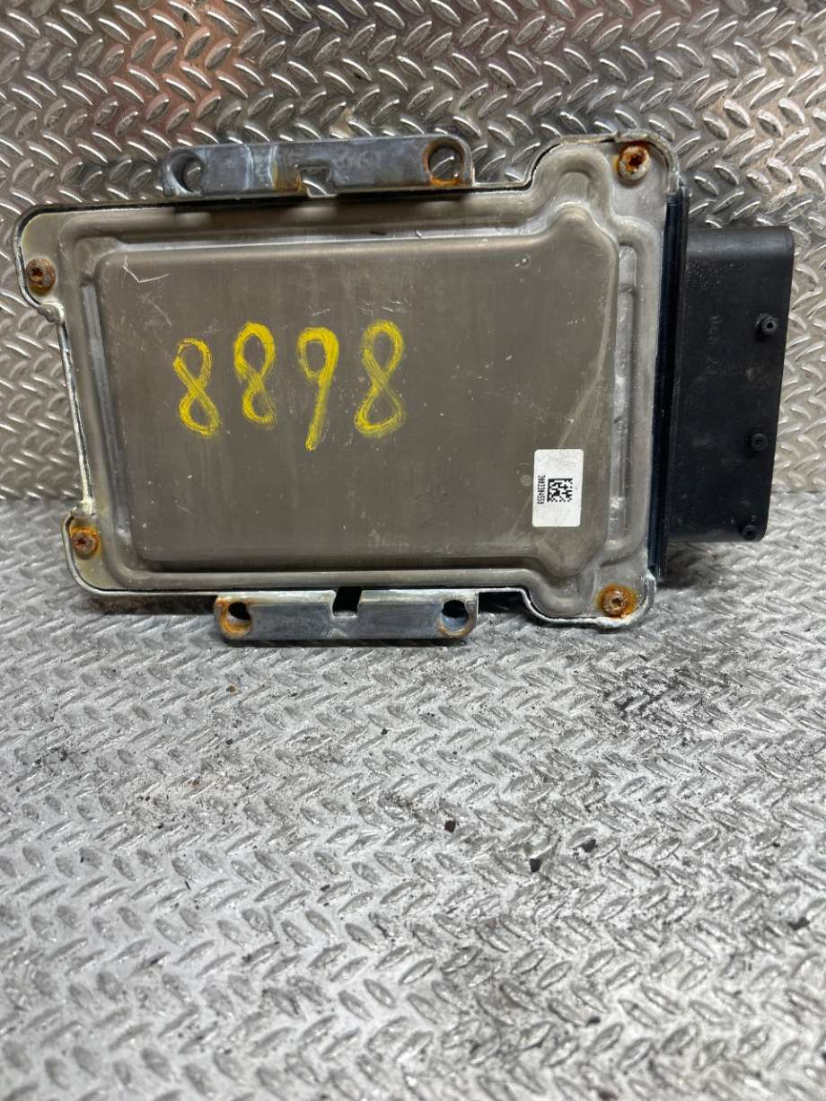 Styreenhet motor til Mercedes E-Klasse 2013-2016 (Fase 2) (W212) (W212) (MERCEDES|A6429007201|A1644460054|)