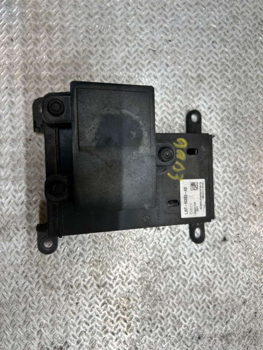 Sensor radar til Ford Kuga 2019-->> (Type III) (FORD|2386952|LB5T9G768AB|)