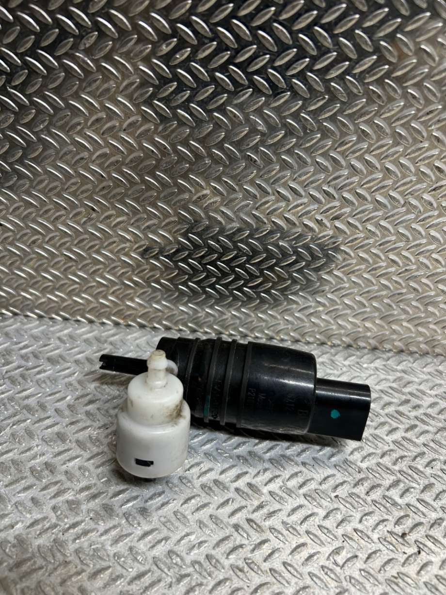 Spylerpumpe foran til BMW iX3 2021-->> (BMW|67 12 7 388 349|)