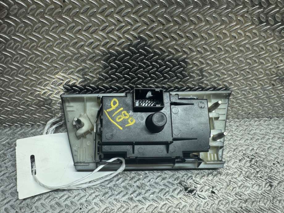 Bryter lys til BMW 3-Serie 2005-2011 (E90/E91/E92/E93) (E90/E91/E92/E93) (BMW|61316932796|6932796)