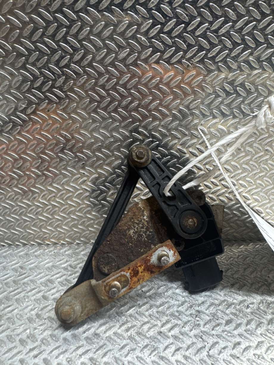 Sensor nivå til Volvo XC60 2008-2013 (Type I, Fase 1) (VOLVO|31288274|8G9N3C492AA|8G9N-3C492-AA)