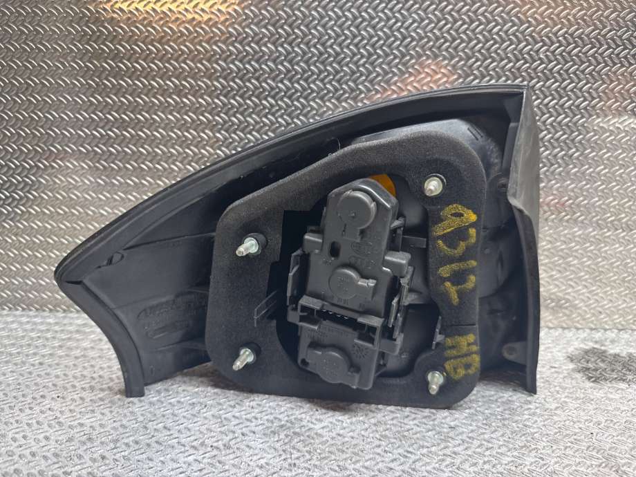 Baklykt høyre til Audi A6 1997-2001 (Type II, Fase 1) (C5) (C5) (AUDI|4B9945096|)