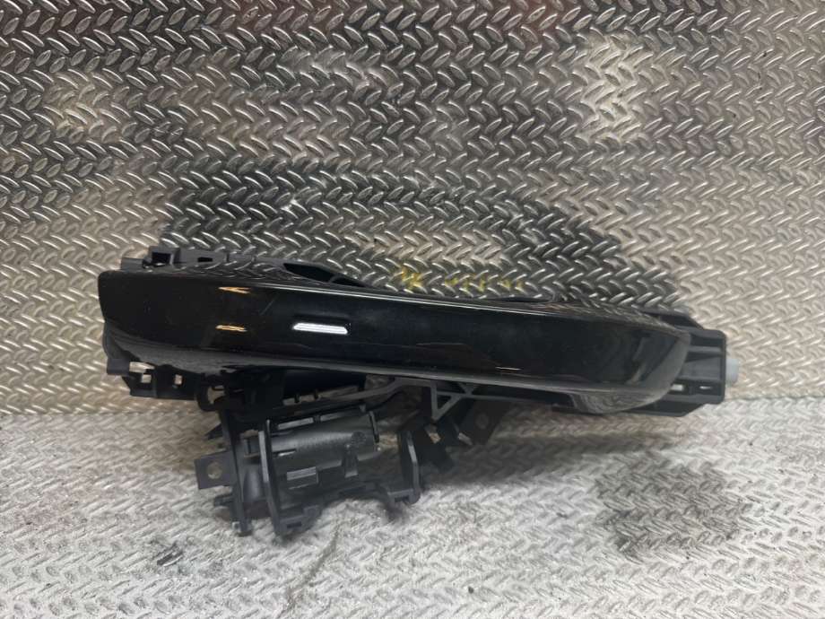 Dørhåndtak utv høyre til VW ID.3 2020-->> (VOLKSWAGEN|5H0837206M||5H0837206)