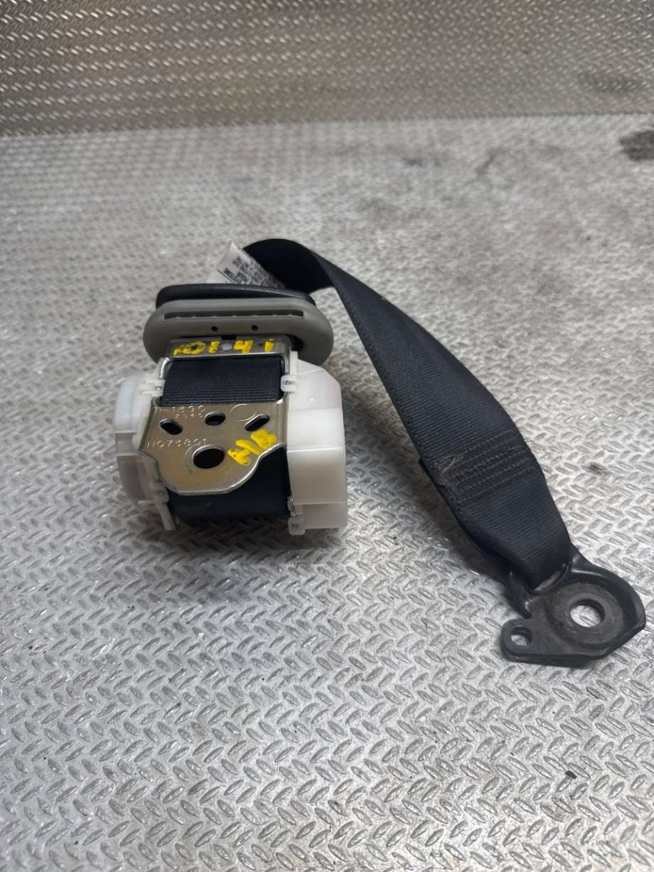 Sikkerhetsbelte bak høyre til Toyota Yaris 2006-2009 (Type II, Fase 1) (TOYOTA|733100D021C0||H073801)