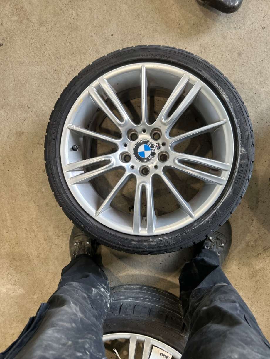 Felgsett aluminium til BMW 3-Serie 2005-2011 (E90/E91/E92/E93) (E90/E91/E92/E93) (BMW||7843839)