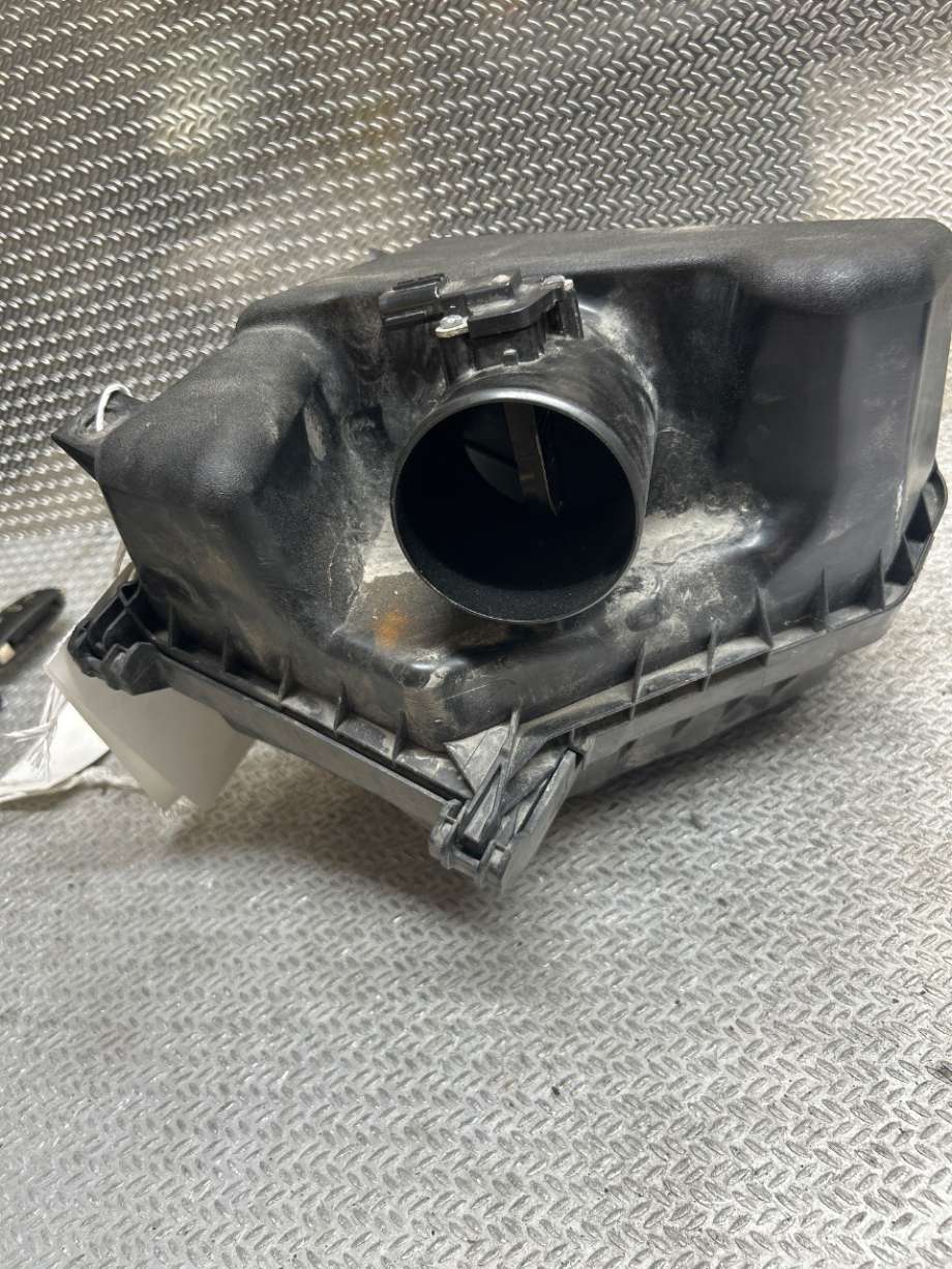 Luftmengde/luftmassemåler til Toyota Avensis 2009-2015 (Type III, Fase 1) (TOYOTA|2220426010|)