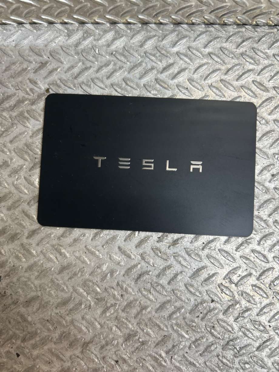 Nøkkel til Tesla Model 3 2018-2023 (Fase 1)  (TESLA|110428400F|)