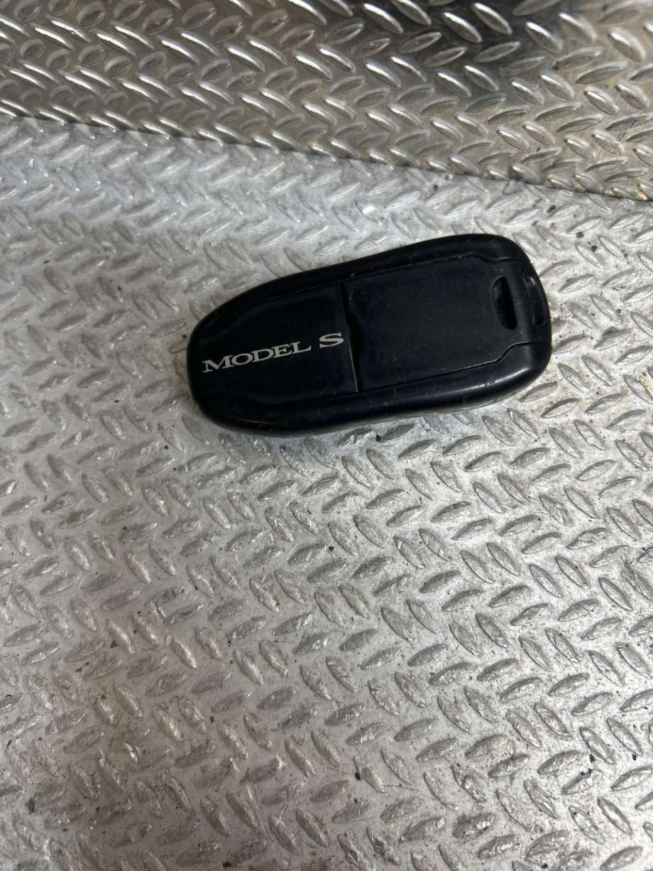 Nøkkel til Tesla Model 3 2018-2023 (Fase 1)  (TESLA|110428400F|)