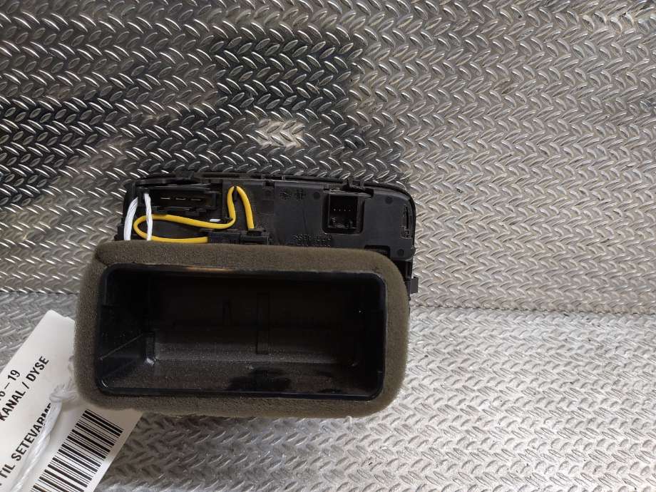 Dashbord friskluftdyse til Audi A4 2015-2019 (Type V, Fase 1) (B9) (B9) (|8W0819203B)