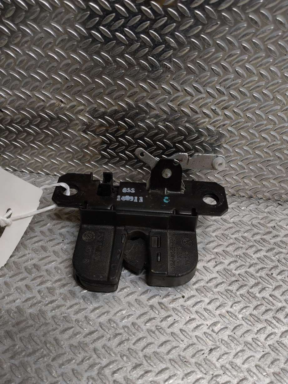 Baklukelås til VW Caddy 2010-2015 (Type III, Fase 2) (VOLKSWAGEN|2K5827505|)
