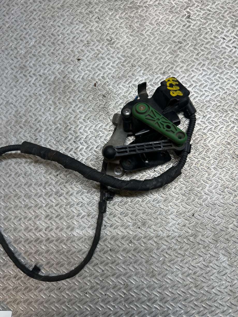 Sensor nivå til VW Passat 2015-2019 (Fase 1) (B8) (B8) (VOLKSWAGEN|5Q0 512 521 J||5Q0907503)