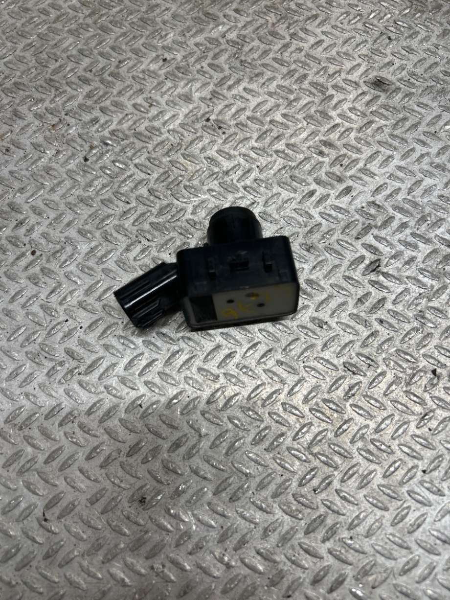 Parkeringssensor bak til Toyota Yaris 2012-2014 (Type III, Fase 1) (TOYOTA|1885000030|8934133220|)