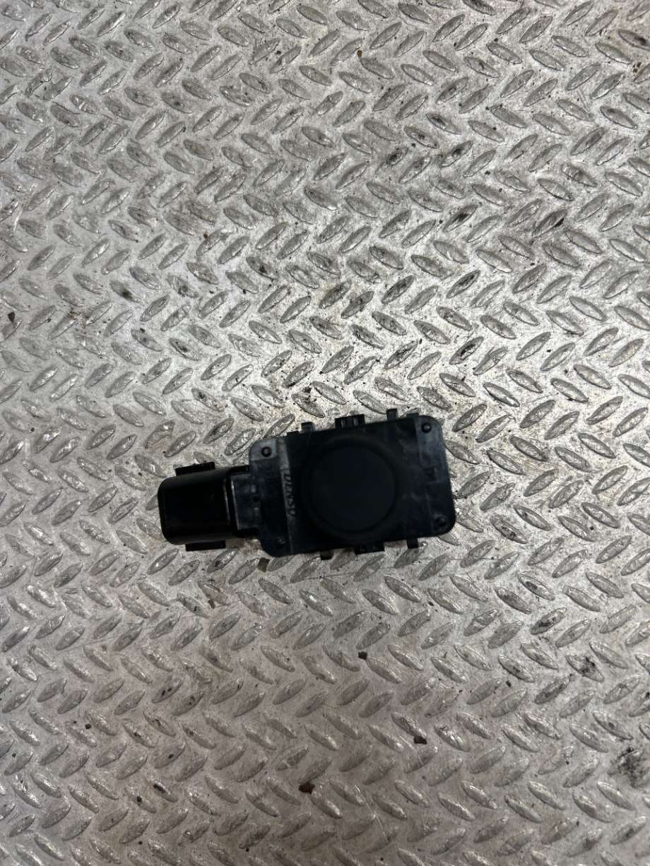 Parkeringssensor bak til Toyota Yaris 2012-2014 (Type III, Fase 1) (TOYOTA|1885000030|8934133220|)