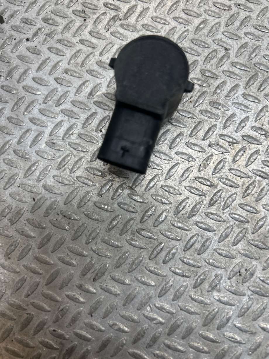 Parkeringssensor bak til BMW i3 2013-2022 (BMW|66209274427|)