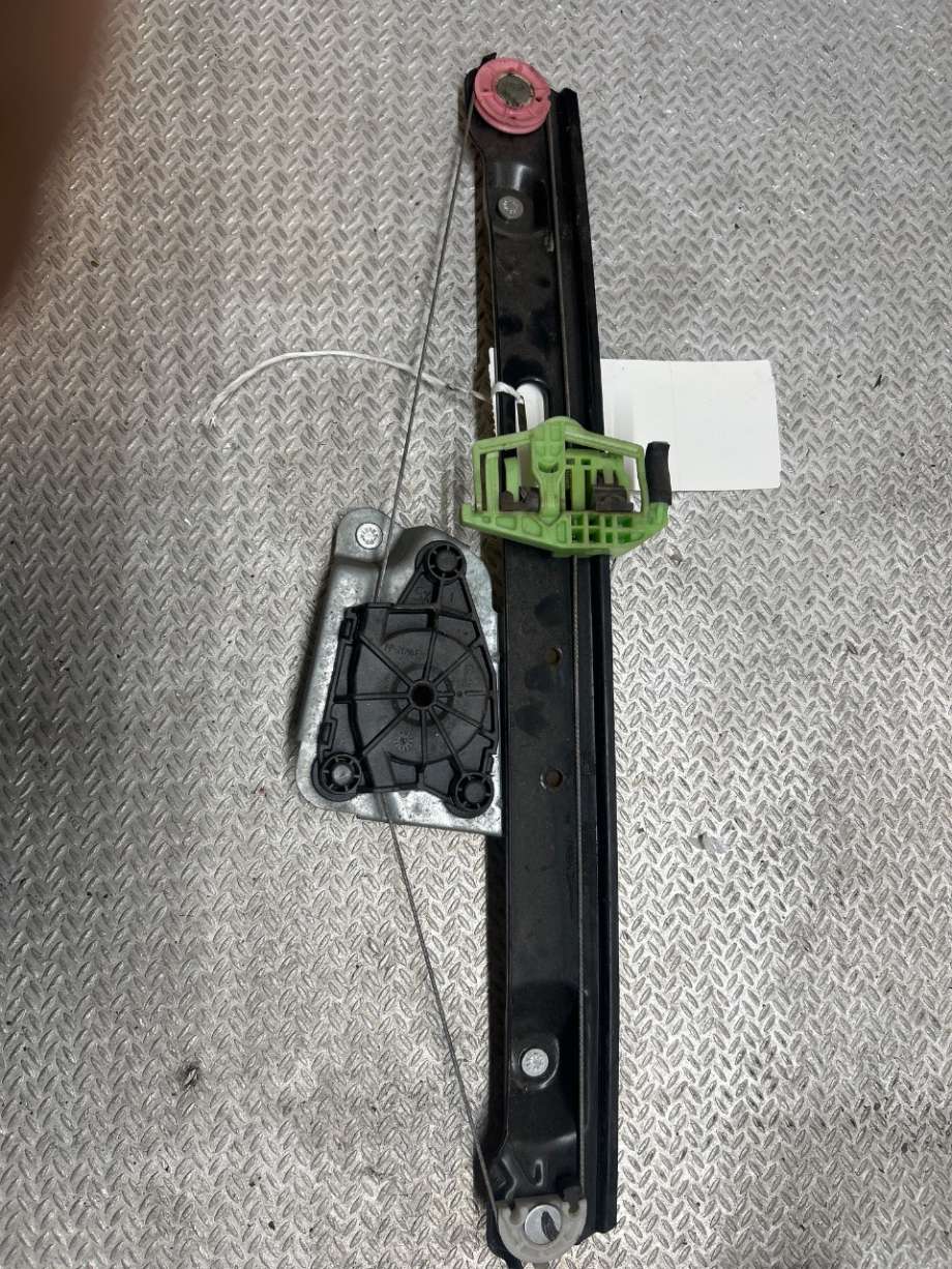 Ruteheis til BMW 3-Serie 2005-2011 (E90/E91/E92/E93) (E90/E91/E92/E93) (BMW|51357140589|)