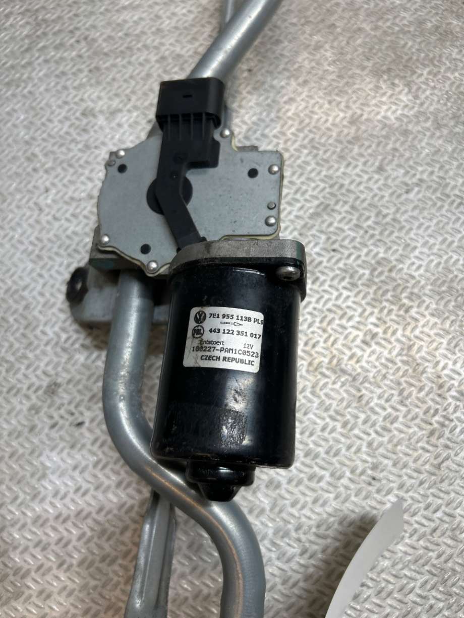 Viskermotor frontrute til VW Transporter / Caravelle 2015-2019 (T6) (T6) (VOLKSWAGEN|7E1955113G|7E1955113D|)
