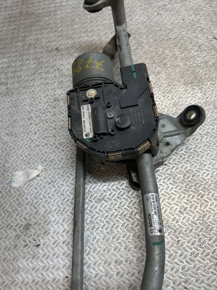 Viskermotor frontrute til Škoda Yeti 2009-2013 (Fase 1) (Skoda|5L1955023A||5L1955119B)