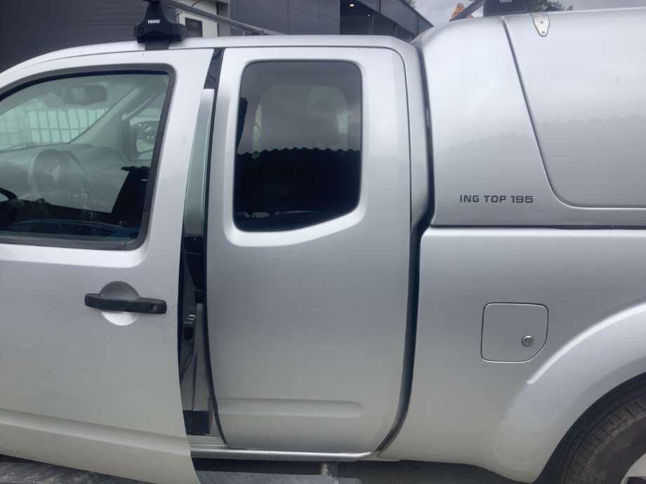 Dør venstre bak til Nissan Navara, 2010-2015 (Fase 2) (D40) (D40) (NISSAN|)
