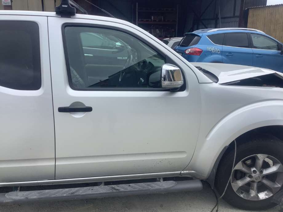 Dør høyre foran til Nissan Navara, 2010-2015 (Fase 2) (D40) (D40) (NISSAN|)