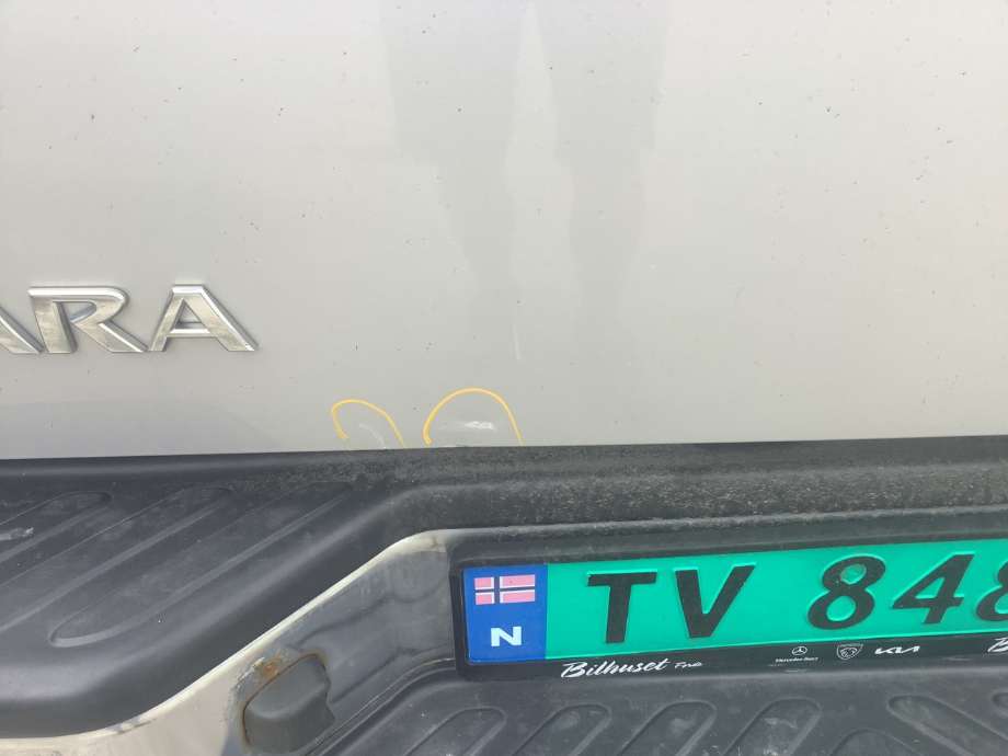 Bakluke lem til Nissan Navara 2010-2015 (Fase 2) (D40) (D40) (NISSAN|)