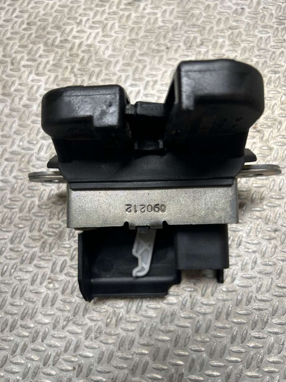 Baklukelås til VW Tiguan 2011-2016 (Type I, Fase 2)  (VOLKSWAGEN|5M0827505H|5M0827505E)
