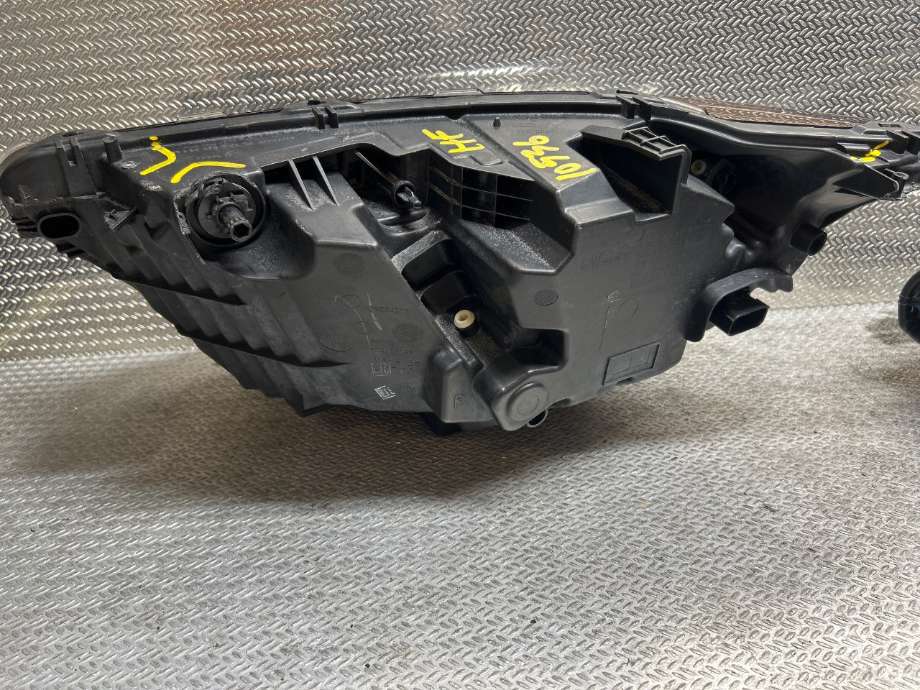 Frontlykt høyre halogen til Ford Edge 2016-2019  (FORD|1949788||FK7B13W029CG)