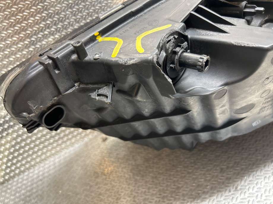 Frontlykt høyre halogen til Ford Edge 2016-2019  (FORD|1949788||FK7B13W029CG)