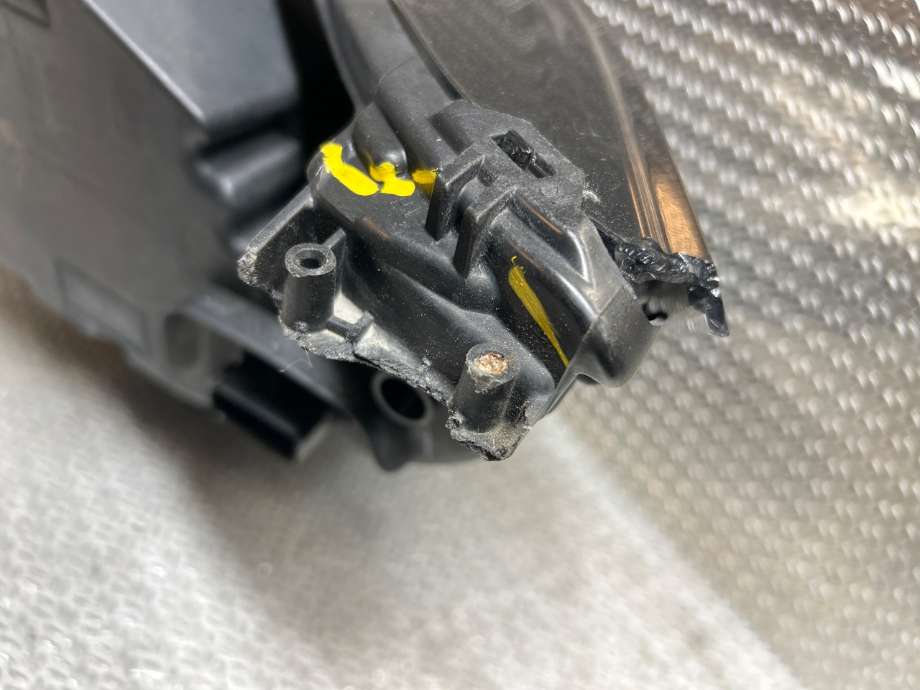 Frontlykt høyre halogen til Ford Edge 2016-2019  (FORD|1949788||FK7B13W029CG)