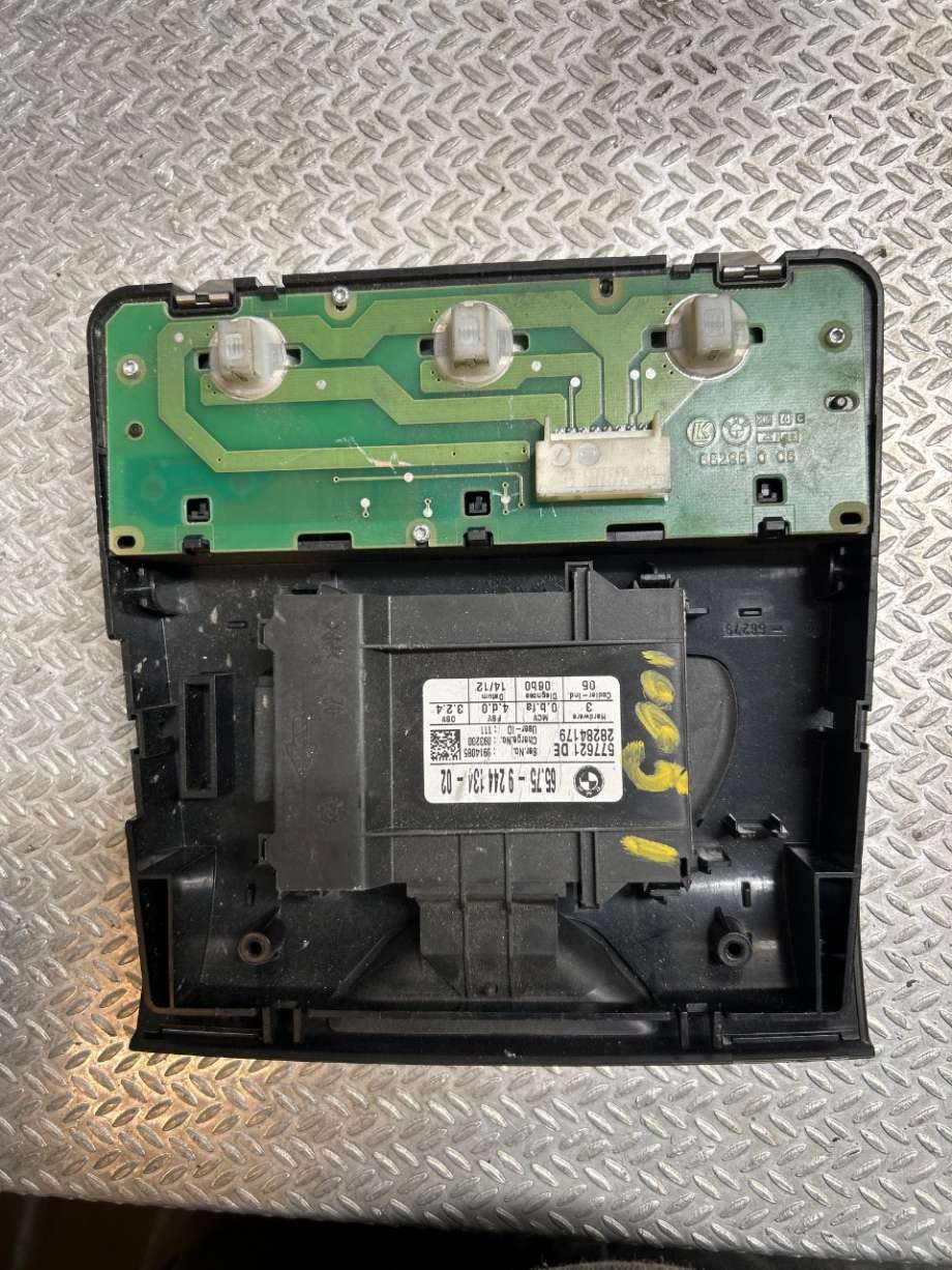 Taklyspanel til BMW 1-Serie 2004-2011 (E81/E82/E87/E88) (E81/E82/E87/E88) (BMW|61319225527||920164501)