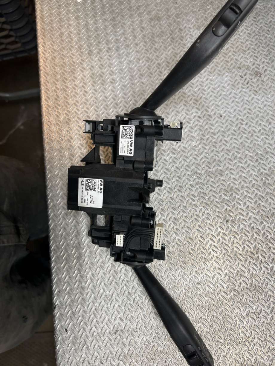 Bryter combi til VW Tiguan 2011-2016 (Type I, Fase 2) (VOLKSWAGEN|5K0953502M9B9||5K0953501AT)