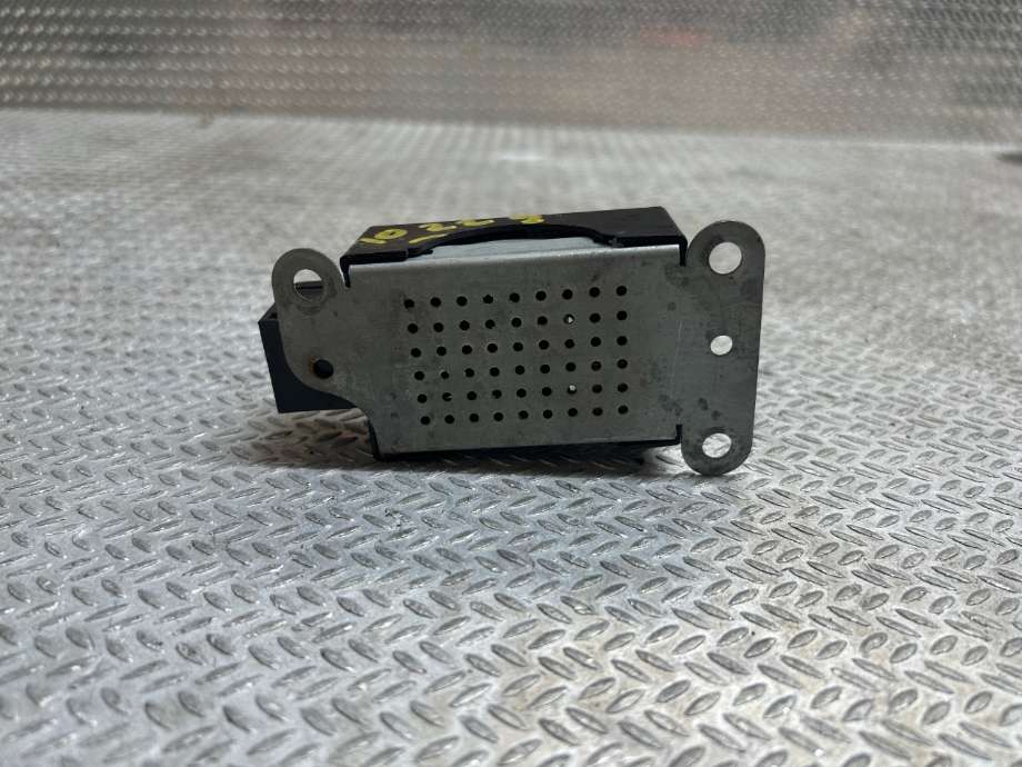 Antenne forsterker til VW Tiguan 2011-2016 (Type I, Fase 2) (VOLKSWAGEN|5N0035570A|)