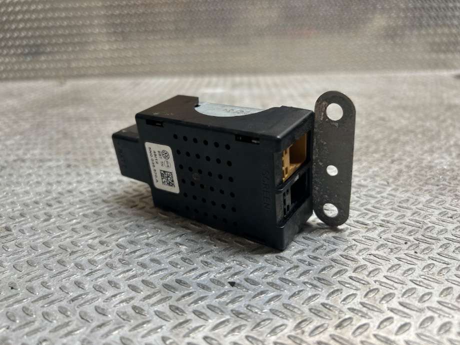 Antenne forsterker til VW Tiguan 2011-2016 (Type I, Fase 2) (VOLKSWAGEN|5N0035570A|)