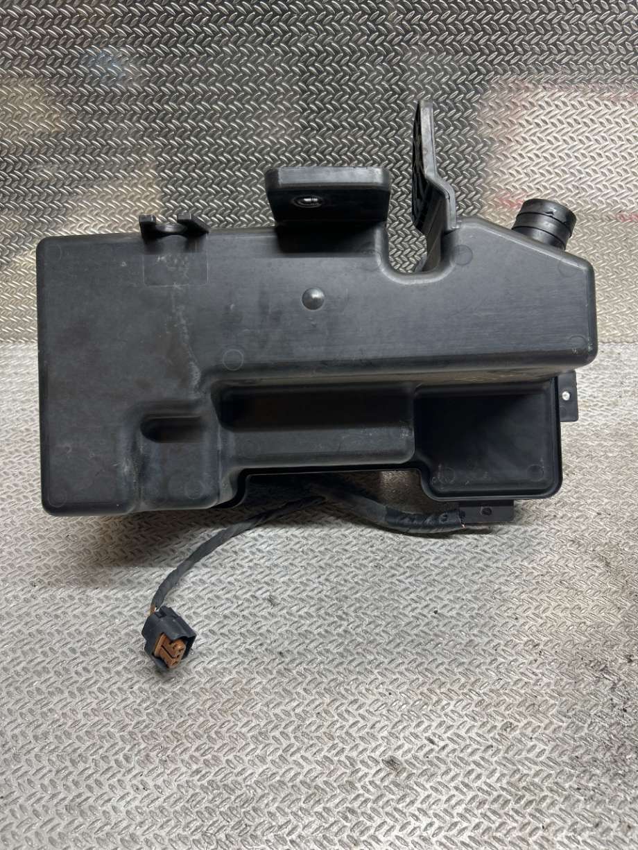Spylertank til VW Tiguan, 2011-2016 (Type I, Fase 2) (VOLKSWAGEN|5N0955453B)