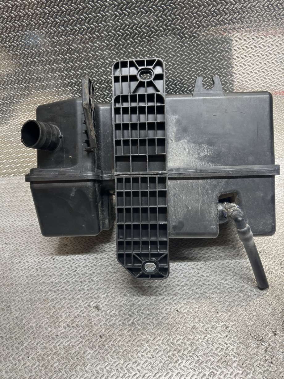 Spylertank til VW Tiguan 2011-2016 (Type I, Fase 2)  (VOLKSWAGEN|5N0955453B||5NO955453)