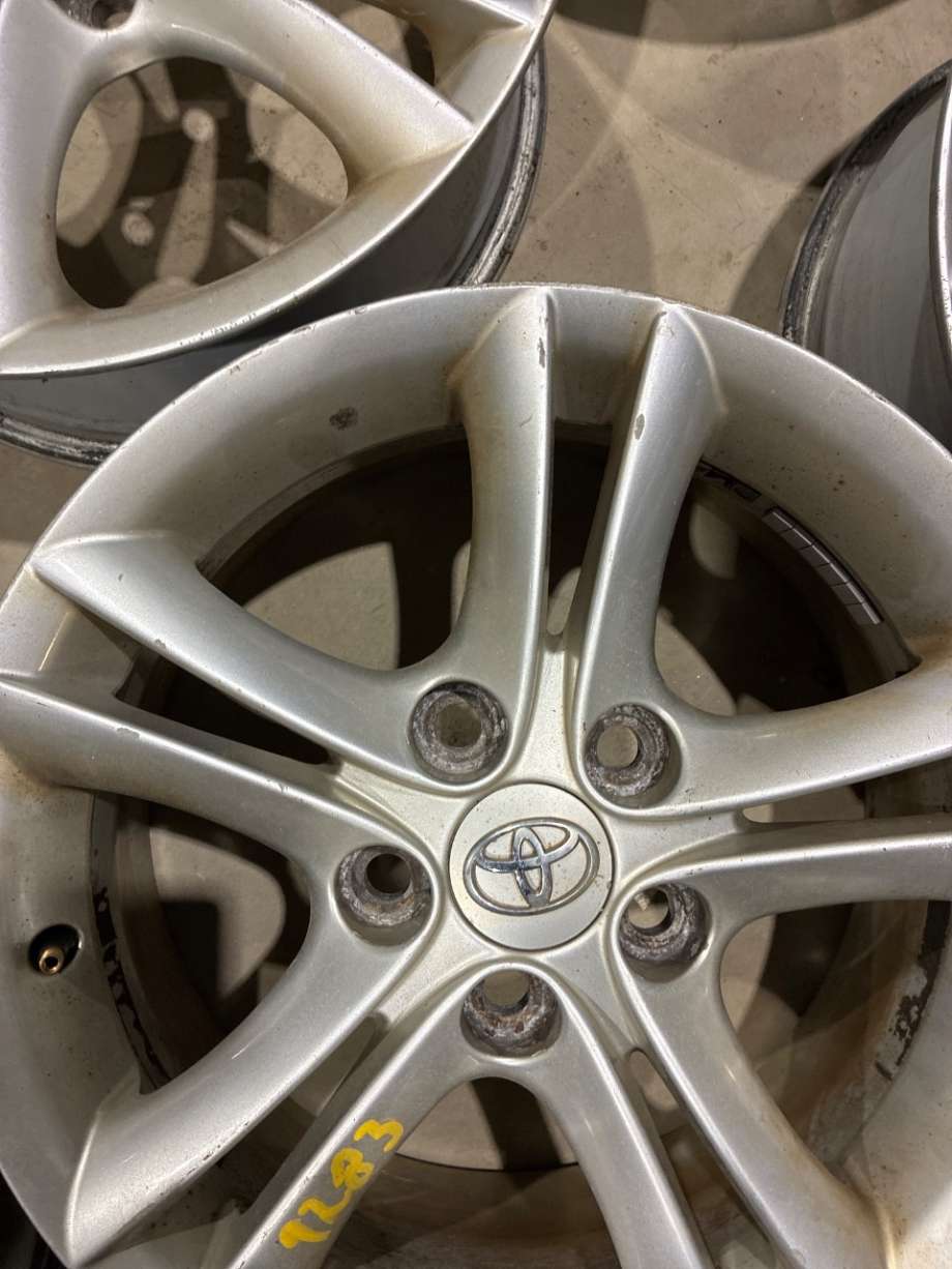 Felgsett aluminium til Toyota Avensis 2009-2015 (Type III, Fase 1) (TOYOTA|)