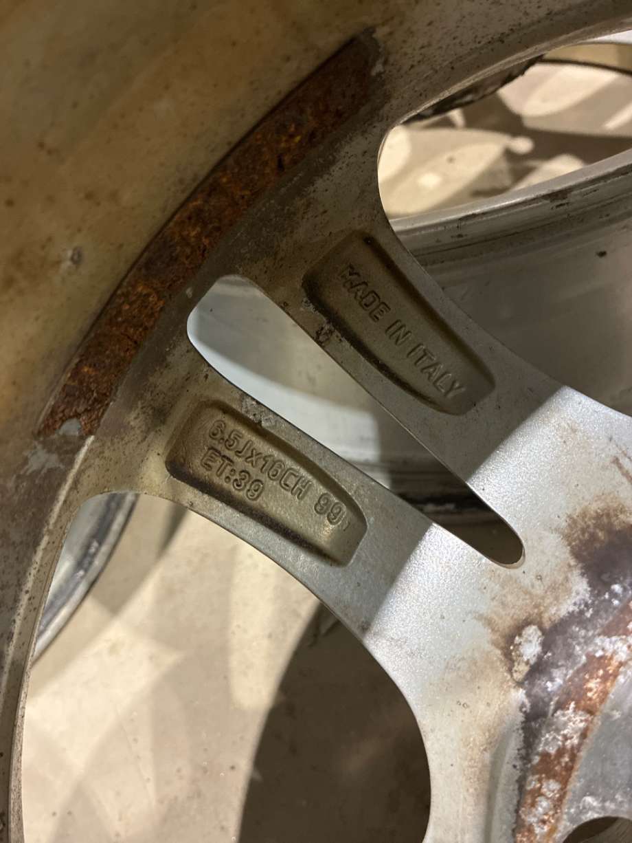 Felgsett aluminium til Toyota Avensis 2009-2015 (Type III, Fase 1) (TOYOTA|)