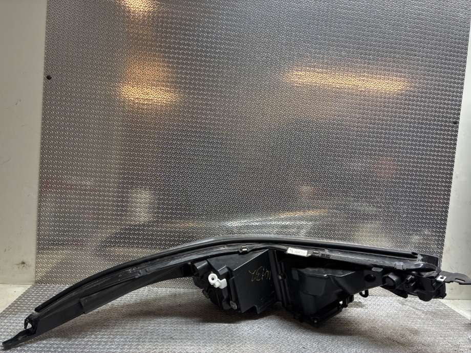 Frontlykt venstre halogen til Toyota C-HR 2016-->> (TOYOTA|81170F4340|81170F4170|81150-F4170-00)