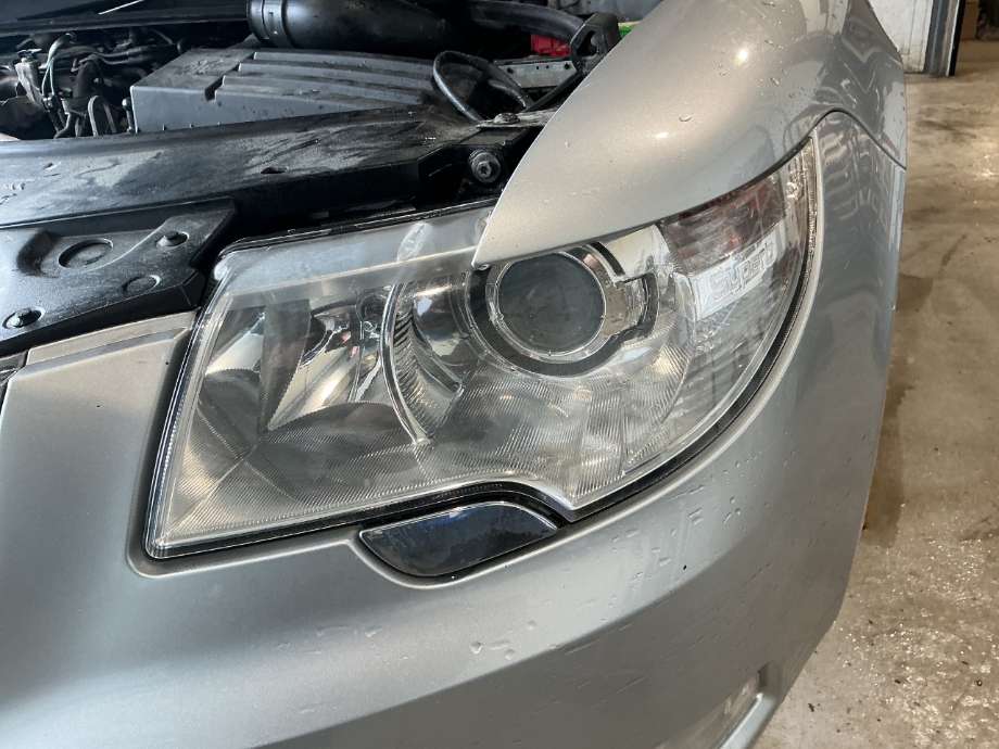 Frontlykt venstre xenon til Škoda Superb 2008-2015 (Type II) (SKODA|)