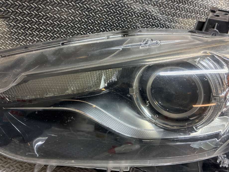 Frontlykt venstre halogen til Mazda 6 2015-2018 (Type III, Fase 2) (MAZDA|GHR451041F||601501017168)