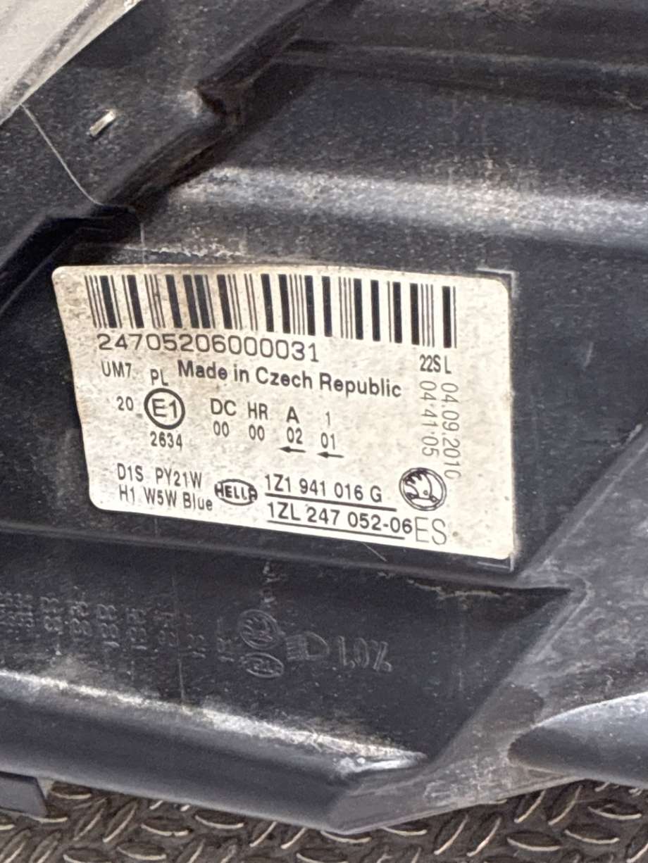 Frontlykt høyre xenon til Škoda Octavia 2009-2013 (Type II, Fase 2) (SKODA|1Z1941018T|)