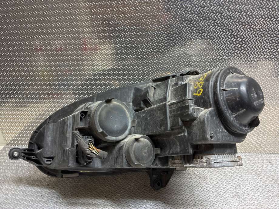 Frontlykt høyre xenon til VW Golf V, Combi 2003-2008  (VOLKSWAGEN|1K6941040||1K6941032)