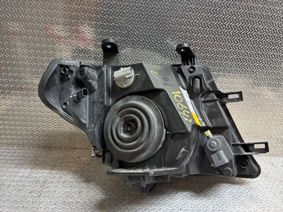 Frontlykt venstre halogen til Nissan Navara 2010-2015 (Fase 2) (D40) (D40) (NISSAN|8107005250|)