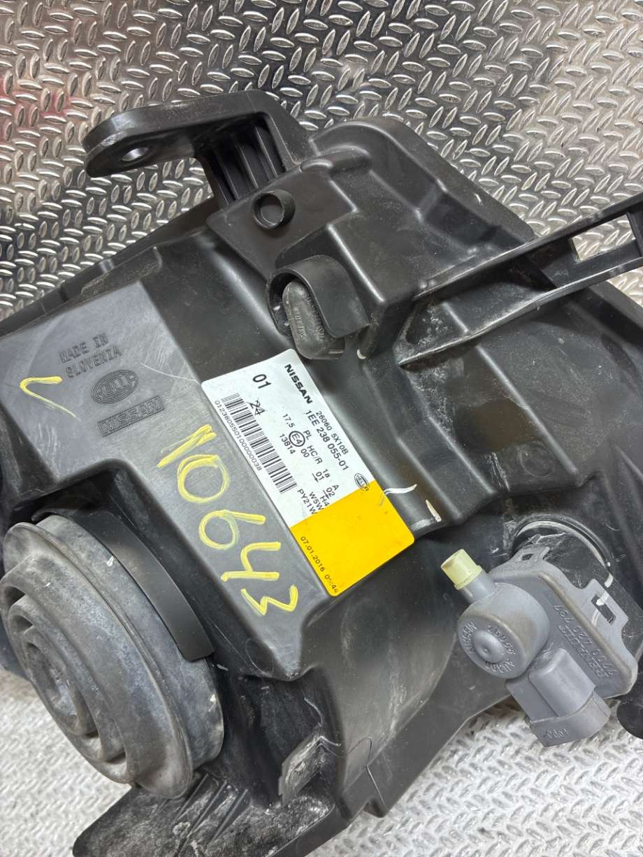 Frontlykt venstre halogen til Nissan Navara 2010-2015 (Fase 2) (D40) (D40) (NISSAN|8107005250|)