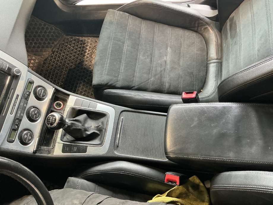 Innredning, Konsoll til VW Passat, 2005-2010 (B6) (B6) (VOLKSWAGEN|)