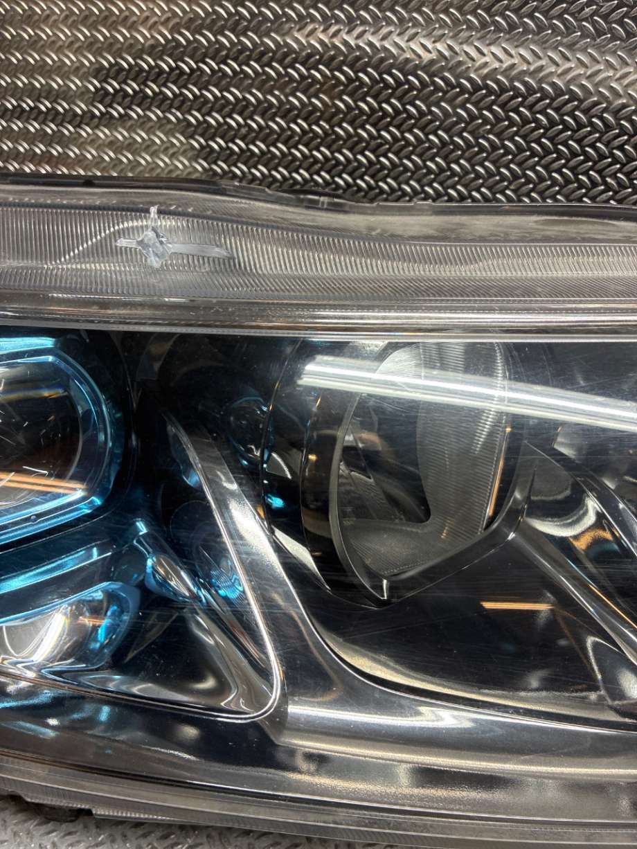 Frontlykt høyre halogen til Suzuki Vitara 2015-->> (Type IV) (SUZUKI|35120-54P50-000|)