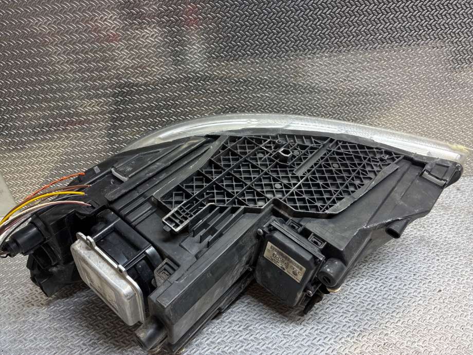 Frontlykt høyre xenon til Škoda Octavia 2009-2013 (Type II, Fase 2)  (1Z1941018T||7L6941329B)