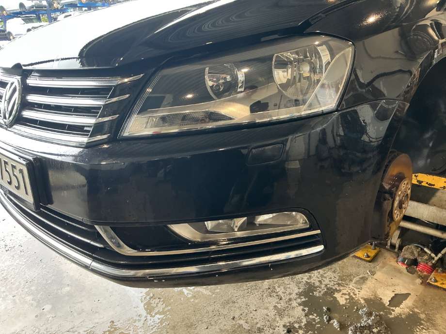 Støtfanger foran til VW Passat 2011-2015 (B7) (B7) (VOLKSWAGEN|)