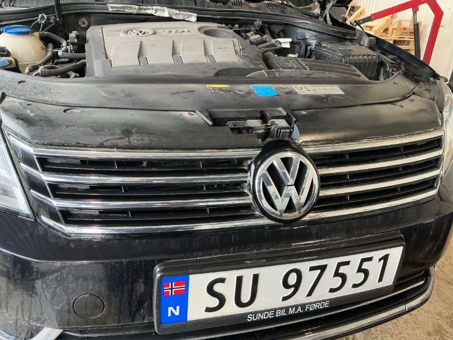 Grill til VW Passat, 2011-2015 (B7) (B7) (VOLKSWAGEN|)